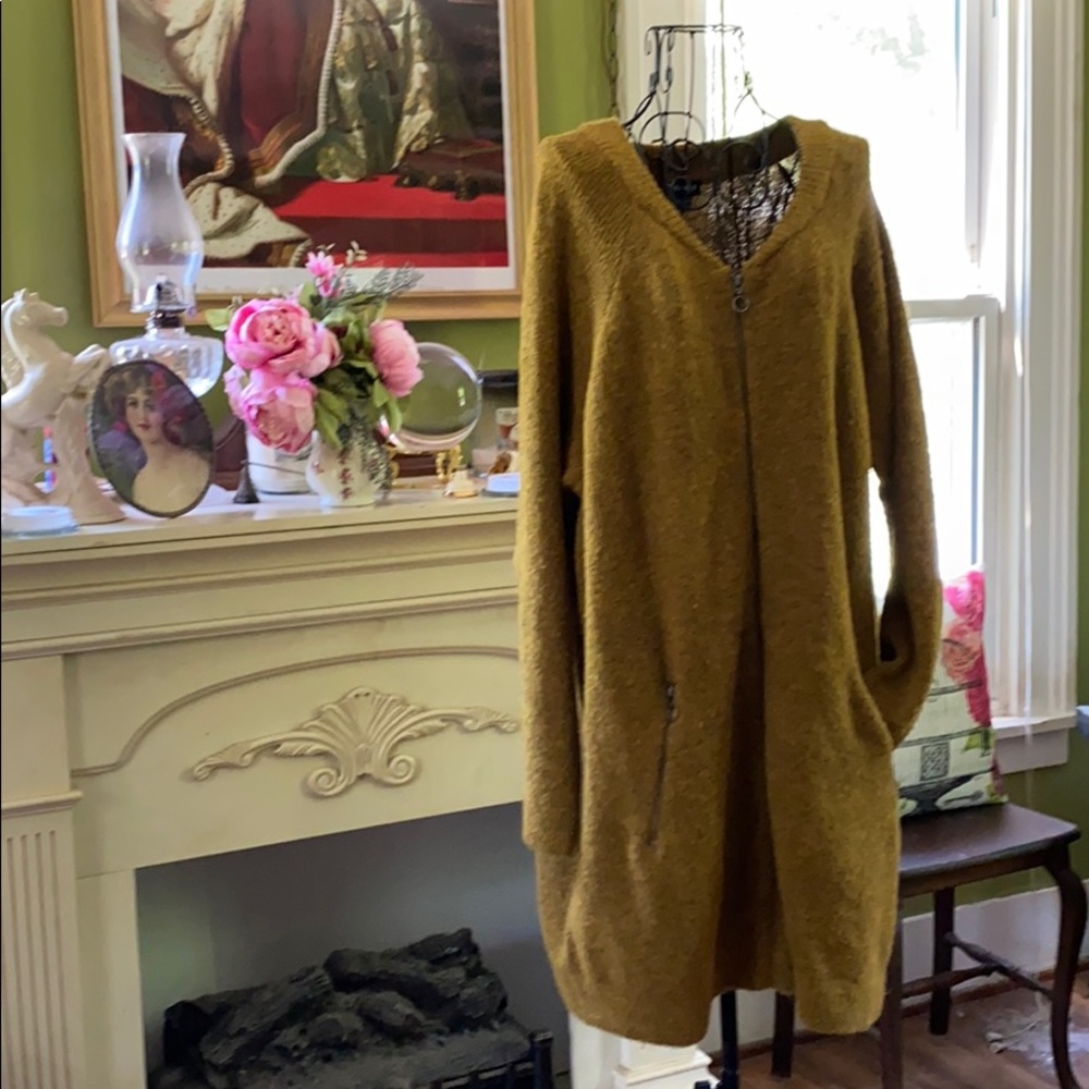 NWOT Torrid Oversized Mustard Zipper Sweater.
